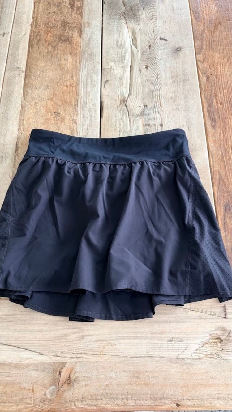 SPANX Black LARGE Get Moving Tennis Skort Skirt EUC!